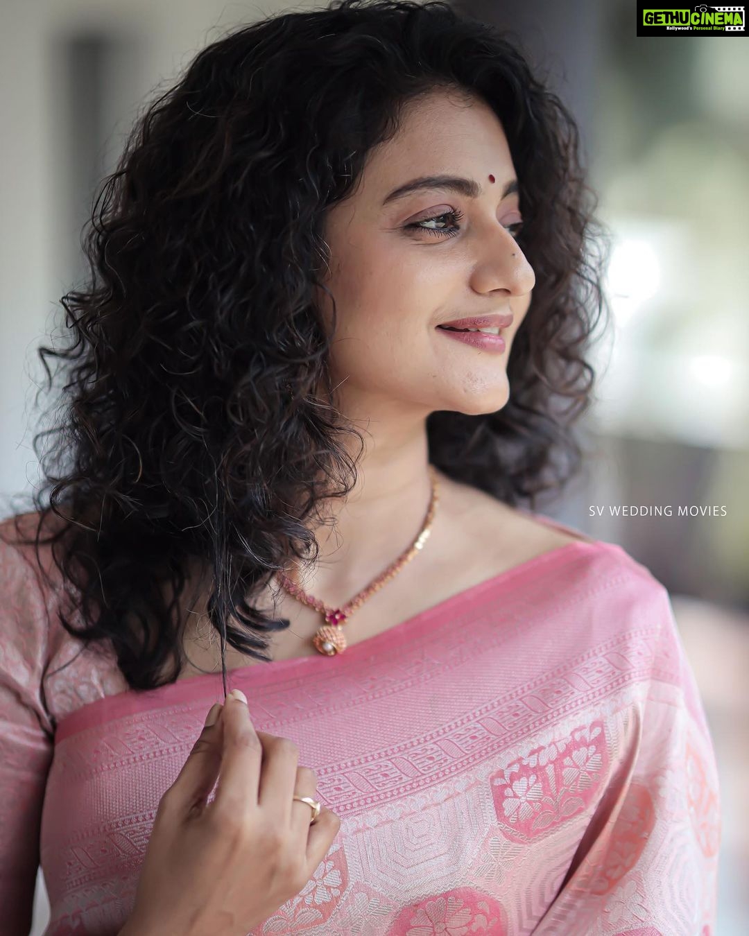 Priyanka Nair Instagram - ♥️ 📸 @santhosh.vikram.7 #priyankanair #instamorning #instadaily #saree