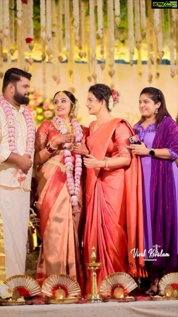 Priyanka Nair Instagram - Happy married life @mukeshmnair_mrmallujd_king @priyankanairofficial @mukeshmnair_mrmallujd_king @mukeshmnair_mrmallujd_king #viral #viral #reels #instagram #viralvideos Thiruvananthapuram, Kerala, India
