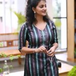 Priyanka Nair Instagram - Alone ♥️ #Home #priyankanair #soulfulmusic #instagramreels @rahul_subrahmanian_music Costume - @missindia_tvm