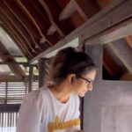 Priyanka Nair Instagram - പ്രിയമുള്ളോരാളാരോ വരുവാനുണ്ടെന്ന് ഞാൻ വെറുതേ മോഹിക്കുമല്ലോ …. #varvanillarumee #priyankanair #manichithrathazhu #reelsinstagram