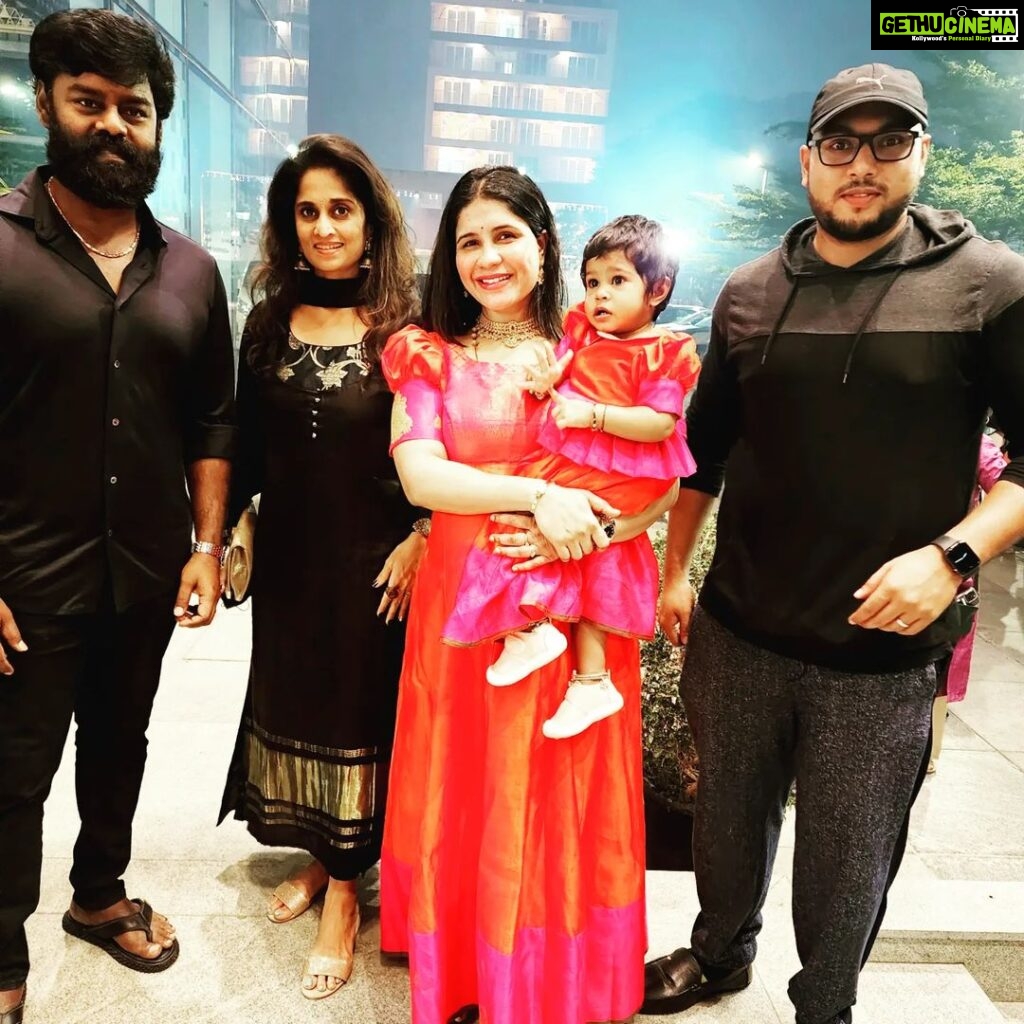 R. K. Suresh Instagram - Happy Diwali wishes to all 🪔🪔😊😊 @actorrksuresh #shalini #isharyasuresh