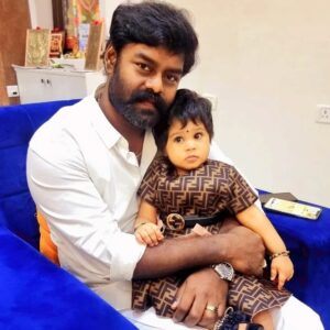 R. K. Suresh Instagram - Brightening up my world always ❤️❤️❤️ Happy Daughter's Day My little one! #isharyasuresh