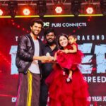 R. K. Suresh Instagram - Grand pre release event thanks to @thedeverakonda darling 🤗