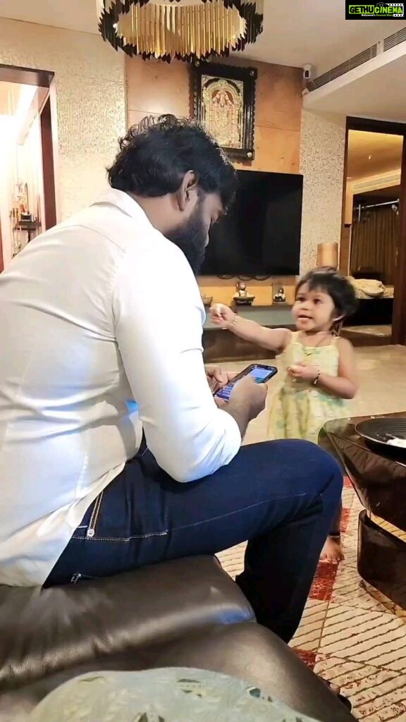 R. K. Suresh Instagram - Dad and daughter love♥️🧿🧿🧿 @actorrksuresh #isharyasuresh