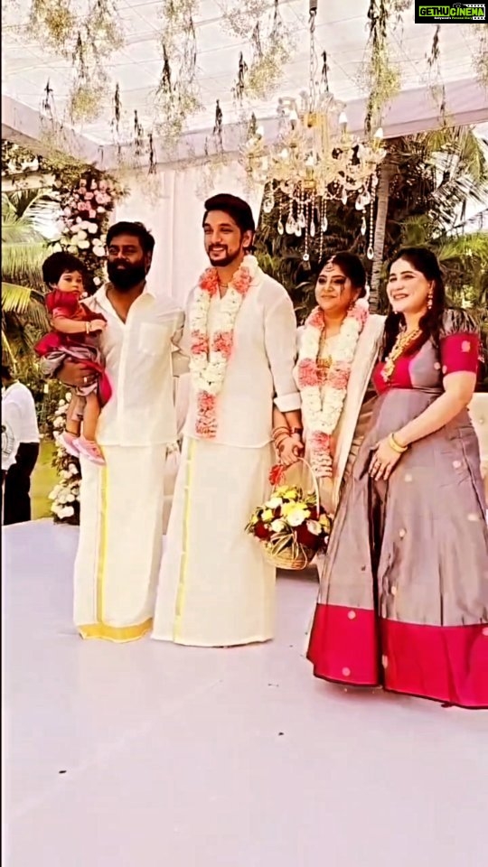 R. K. Suresh Instagram - Happy married life❤️❤️🧿 @gauthamramkarthik @manjimamohan . . .@actorrksuresh #isharyasuresh