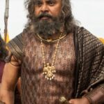R. Sarathkumar Instagram - பொன்னியின் செல்வன் நாவலை திரைப்படமாக உருவாக்கி, தமிழ்த்திரைத்துறை மற்றும் தமிழ் சமூகத்திற்கு உலகளாவிய பெருமை சேர்த்த இயக்குனர் @MadrasTalkies_ #மணிரத்னம் அவர்களுக்கும், @LycaProductions சுபாஸ்கரன் அவர்களுக்கும், சக நடிகர்களுக்கும், தொழில்நுட்ப கலைஞர்களுக்கும், #PS1 திரைப்படத்தை மாபெரும் வெற்றிப் படமாக்கி கொண்டாடிய ரசிக பெருமக்களுக்கும், பத்திரிகை மற்றும் ஊடக சகோதர, சகோதரிகளுக்கும் மனமார்ந்த நன்றியினைத் தெரிவிக்கிறேன். நாளை வெளிவரவிருக்கும் #PS2 திரைப்படத்தில் திரையரங்கம் அதிரும் அளவிற்கு நீங்கள் தரும் வரவேற்பும், கொண்டாட்டமும், சோழ சாம்ராஜ்யத்தின் புகழை மேலும் கண்டங்கள் தாண்டி பரப்புவதற்கான உந்துதலை தரும்படி கொண்டாடி கண்டு மகிழுங்கள். சோழ சாம்ராஜ்யத்தின் தன அதிகாரி – பெரிய பழுவேட்டரையர் . . . . #PS2FDFS #PS2FromApril28 #PonniyinSelvan2 #பொன்னியின்செல்வன் #PonniyinSelvan #ponniyinselvanfans #ponniyin_selvan #fdfs #april28 #ps #ps1 #ponniyinselvan1 #AishwaryaRaiBachchan #jayamravi #karthi #chiyaanvikram #vandhiyathevan #kundavai #nandhini #aditiyakarikaalan #PeriyaPazhuvettarayar #ChinnaPazhuvettarayar #ManiRatnam #ARRahman #thrisha #ponniyinselvanmovie #kalki