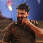 R. Sarathkumar Instagram - எதிர்நாயகனாக ருத்ரனில் நடித்தமைக்கு பாராட்டி, பெரும் வெற்றிப் படமாக்கி கொண்டாடிவரும் ரசிக பெருமக்களுக்கும், என் அனைத்து முயற்சிகளுக்கும் என்றென்றும் உறுதுணையாக இருக்கும் ஊடக நண்பர்களுக்கும் நன்றியினைத் தெரிவித்துக் கொள்கிறேன். @kathiresan_offl @offl_Lawrence @onlynikil @gvprakash @samcsmusic @priyabhavanishankar #ragawalawrence #gvprakash #samcs #rudhran #rudhranrunningsuccessfully #lawrencemaster #priyabhavanishankar #gvp #nassar #kaalivenkat #poornimabhagyaraj #redinkingsley