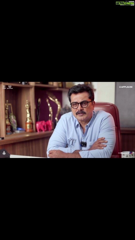 R. Sarathkumar Instagram - Sarath Kumar spills the secrets from the shooting spot of Por Thozhil. #PorThozhilInCinemasNow #Porthozhil @applausesocial #E4Experiments @epriusstudio @sameern @segaldeepak @mukeshe4e @cvsarathi #PoonamMehra @vignesh_raja @r_sarath_kumar @ashokselvan @nikhilavimalofficial @aalfredprakash @garg.prasoon @chainanisunil @devnidhib @richa_kap @lordmeow @pramodcheruvalath @vighnature @sakthifilmfactory @cinepolisindia @thinkmusicofficial