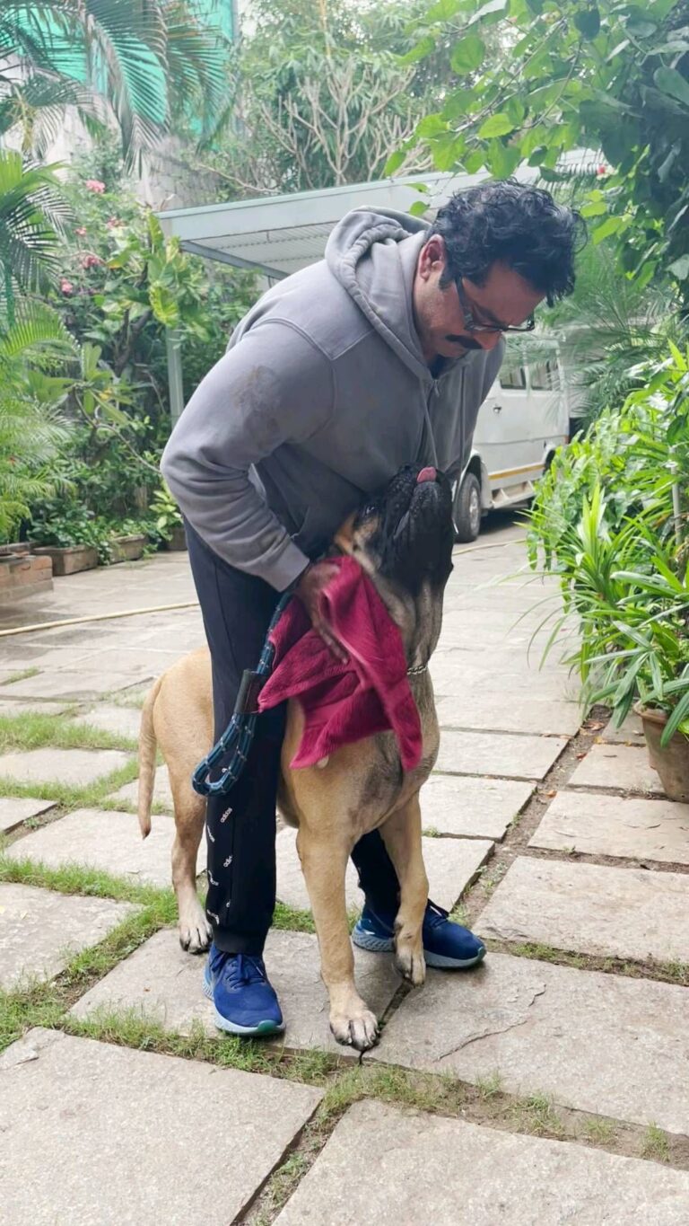 R. Sarathkumar Instagram - Spending quality time with Thor before getting back to hyderabad to shoot for 