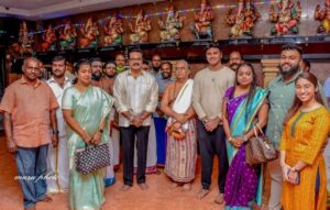 R. Sarathkumar Instagram - Our new year started with invoking the blessings of Lord Ganesha at the #Kottapillayar temple in Kuala Lumpur amidst the temple  trustees, priests, devotees and close friends

@radikaasarathkumar

#malaysia #templevisit #family #blessings #ganeshatemple #radikasarathkumar #radika #newyear #newyear2023 #divine #temple #familytime #newyearscelebration  #kualalumpur #lordganesha