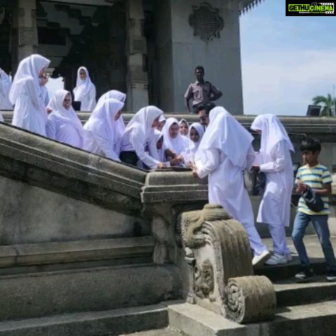 R. Sarathkumar Instagram - Sight seeing with family..met these wonderful kids..always a pleasure to meet my fans.. Independent Square in Colombo #naleemhajiarladiescollege #chinafortberuwala Real Estate Development - UDA