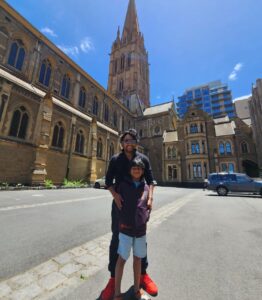 RJ Balaji Instagram - Family First…. Second…Third…Fourth… Fifth…..….!!!❤️ That was an amazing trip !!! Now its time to #RunBabyRun 🖤