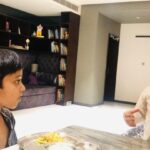 RJ Balaji Instagram - Dinner table conversations these days 😂😂😂😂😍😍😍😍❤️❤️❤️#MookuthiAmman 😇😇😇