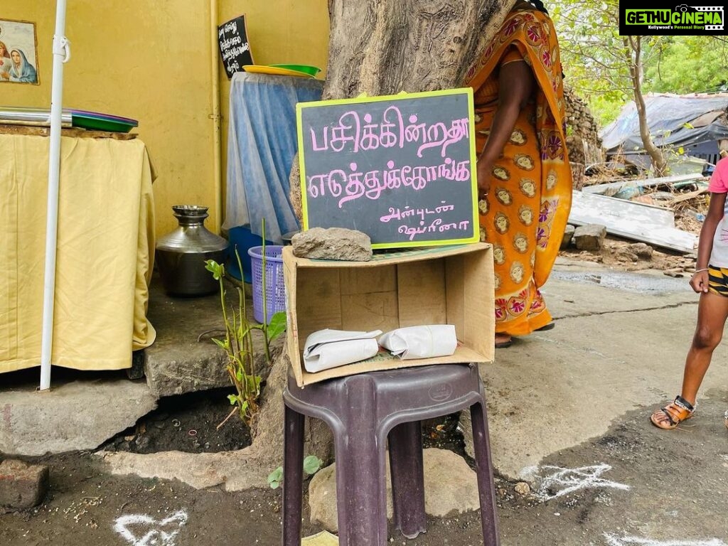 RJ Balaji Instagram - What a great gesture by this small roadside biryani shop in Puliakulam, Coimbatore.! Humanity at its best !!! ❤️
