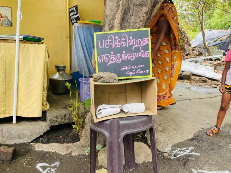 RJ Balaji Instagram - What a great gesture by this small roadside biryani shop in Puliakulam, Coimbatore.! Humanity at its best !!! ❤️
