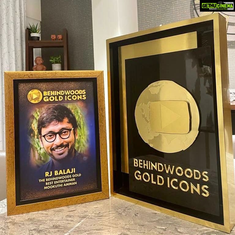 RJ Balaji Instagram - Best Entertainer Award for @mookuthiamman .! Consecutive second award after #LKG .! This award is for my team’s hard work work and Dr. Ishari Ganesh’s trust in me!!! Thank you Behindwoods and all you lovely people for the unbelievable love for #MookuthiAmman .! ❤️🙏