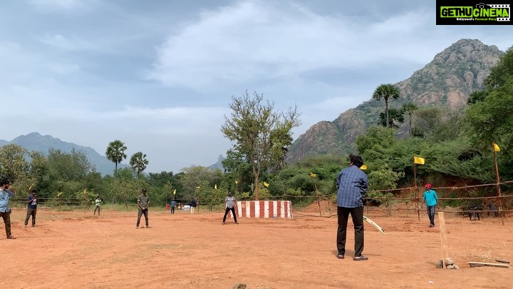 RJ Balaji Instagram - Lets end the day with a glorious shot 😃😃😃 Goodnite !❤️