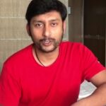 RJ Balaji Instagram - நான் பாத்ததுக்கு காரணம் Panjumittai,he recommended it.! நீங்களும் பாருங்க..! Take a break from all the negativity to just laugh..! @primevideoin #ComicstaanSemmaComedyPa http://amzn.to/ComicstaanSCP
