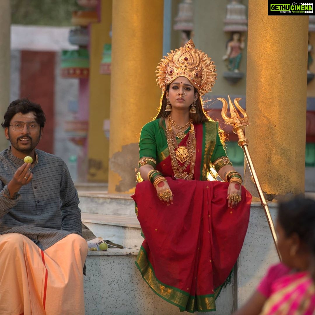 RJ Balaji Instagram - @mookuthiamman - Working stills !!! 😇 #MookuthiAmman