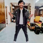 RJ Balaji Instagram - Its time to RUN !!! 🏃‍♂️🏃‍♂️🏃‍♂️ Officially kickstarting the promotions for #RunBabyRun … 🖤 In theatres from February 3rd !!! 🖤