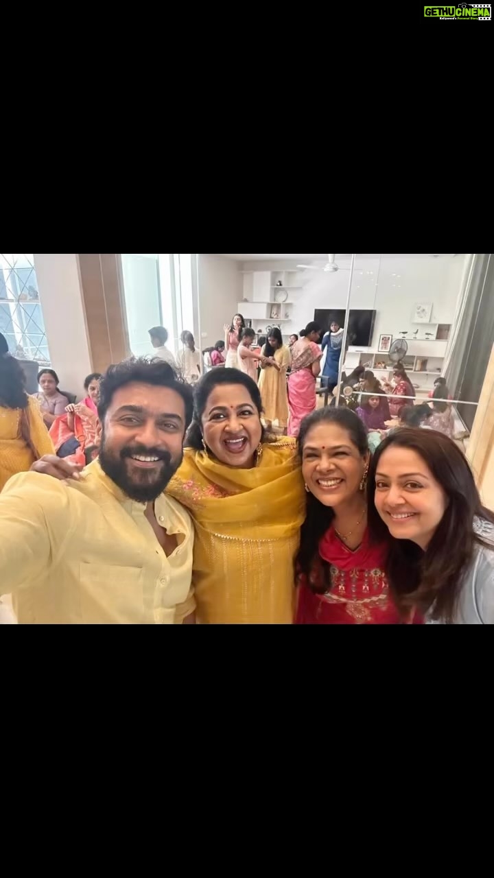 Raadhika Sarathkumar Instagram - #deepavali eve with #sivakumar anna and family @actorsuriya @karthi_offl #jotika , bringing in the celebration of family and togetherness ❤️❤️❤️❤️❤️❤️ @mahalikeme .