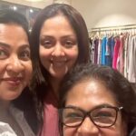 Raadhika Sarathkumar Instagram - #deepavali time of the year, where meeting friends and spending relaxing moments is so special. Wish everyone the same happiness #jotika @mahalikeme @sangitha.krish @suhasinihasan @khushsundar @prits10 @iambobbydeol @arunachalamsubramaniam @poornimabhagyaraj @saritha2k @rahman_actor #sukanya ❤️❤️❤️❤️❤️
