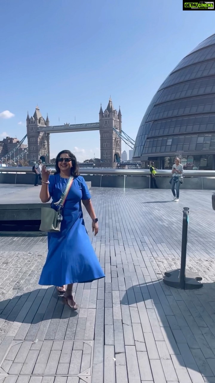 Raadhika Sarathkumar Instagram - Celebrating my birthday in my favourite city with my love @rayanemithun ❤️ Thank you @r_sarath_kumar for organising this trip- It was the best present! ❤️love you #london #travel #birthday