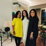 Raadhika Sarathkumar Instagram – Meeting friends in mumbai #friends thank you for the awesome dinner and being a terrific host @simply.nadiya  and Sirish. With lovely @poonam_dhillon_ ❤️❤️❤️❤️