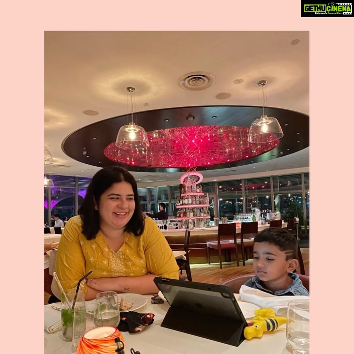 Raadhika Sarathkumar Instagram - #happy #family #familygoals ❤️❤️❤️❤️❤️