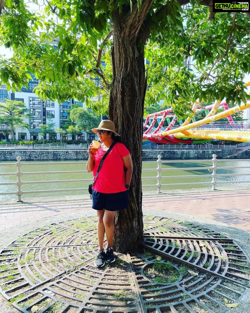 Raadhika Sarathkumar Instagram - Morning has broken❤️❤️❤️#singapore #riverwalk