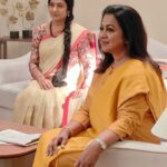 Raadhika Sarathkumar Instagram - Ok caption this @suhasinihasan Mine @Two #leos at work, or two sharp minds at work😃😃😃😃😃 #friends #workworkworkworkwork #atwork #actorslife #actor