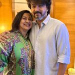 Raadhika Sarathkumar Instagram - Celebrating work, friendship amd success #varisu #tamilfilmindustry was so nice to see the bonding, friendship and laughter ❤️❤️❤️ @actor_vijay_offli @r_sarath_kumar @rashmika_mandanna @directorvamshi @dilraju.producer @sangitha.krish @samyuktha_shan #shyam #prabhu @lyricist_vivek @musicthaman and the team 💪🏻💪🏻💪🏻💪🏻👍👍👍👍👍👍