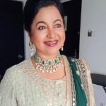 Raadhika Sarathkumar Instagram - #wedding @family time in #srilanka
