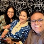 Raadhika Sarathkumar Instagram - What a lovely evening❤️❤️reminded myself tht I shld not be a workaholic, enjoy an evening the melodies of #ilayaraja #spb magic with #sriram #blackandwhite with @mahalikeme @manjunath_s and a fabulous audience , celebrating 700weeks of great music, memories and journey. Missed dear @manobalammahadevan 🙏