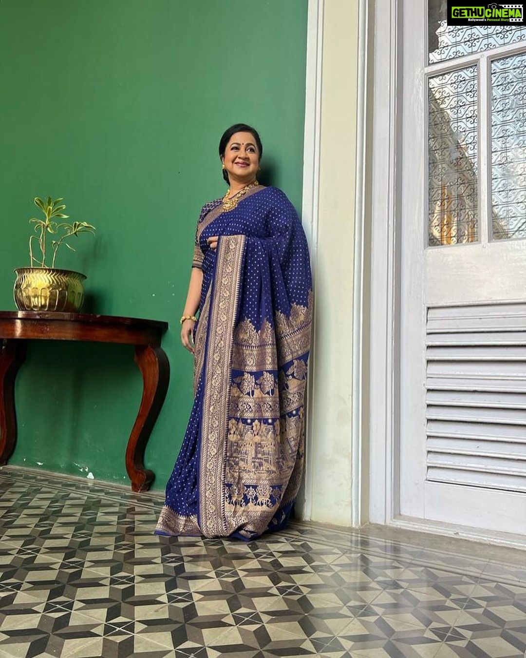 Raadhika Sarathkumar Instagram - Feeling blue ๐๐๐๐๐need to focus on the present. Work is the magic, brings you to be aware of the moment๐losing too many friends and colleagues in quick succession, brings the heaviness which one needs to let go ๐