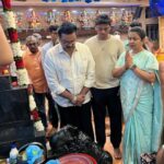 Raadhika Sarathkumar Instagram - With the lord’s blessings #kottumalaipillayartemple @r_sarath_kumar #rahhulsarath Kottu Malai Pillayar Temple, Pudu
