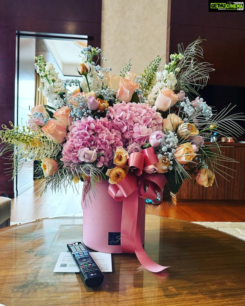 Raadhika Sarathkumar Instagram - Happiness when u see flowers ❤️❤️❤️❤️❤️