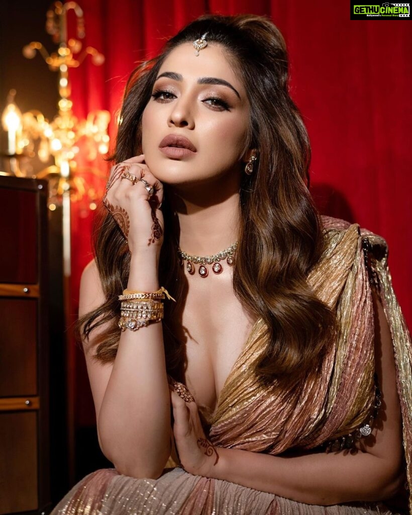 Raai Laxmi Instagram - A masterpiece of tragedy💫🥂🌹❤️🧿 📸 : @deepak_das_photography #StyledByMallaikaa @mallaikaa07 Outfit: @etashabyashajain Jewels: @prratnajewellers Makeup: @kajolrpaswwan Hair: @ritikahairstylist