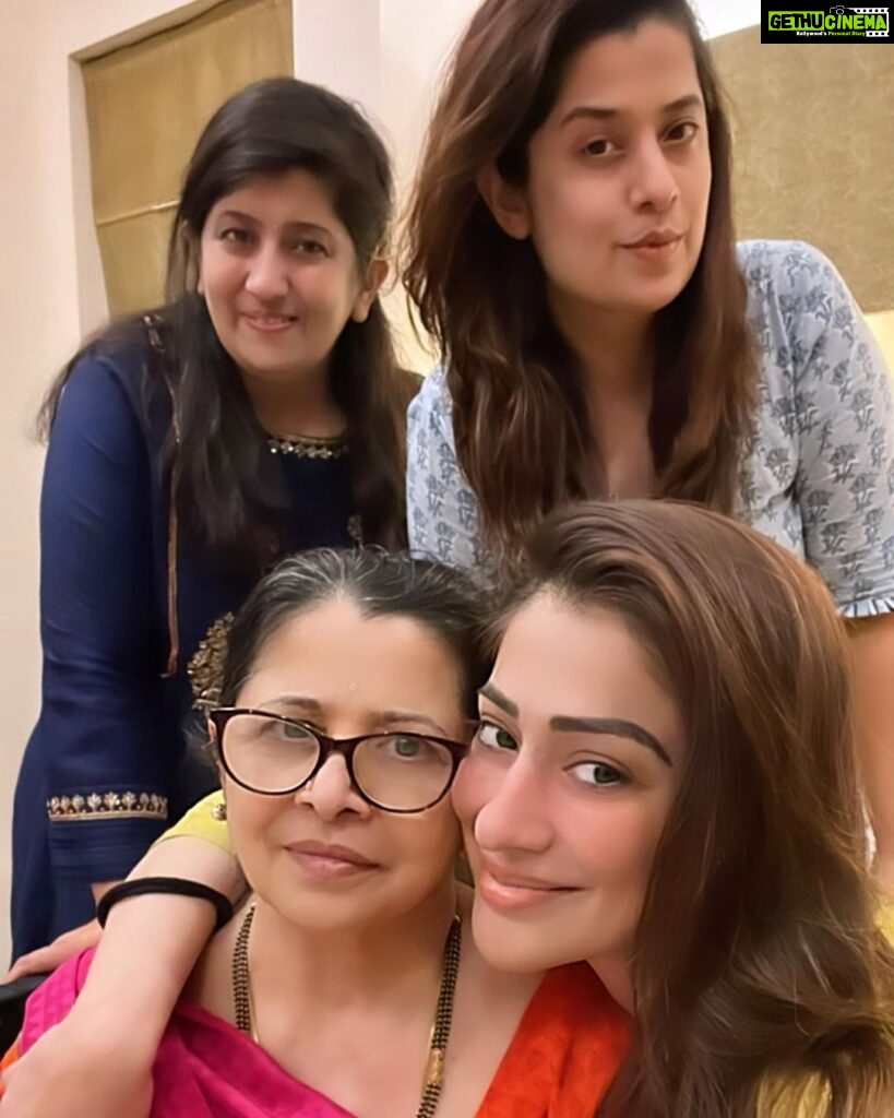 Raai Laxmi Instagram - To my strongest, kindest and beautiful women in my life who raised us to being strong #Maa Happy Women’s Day ❤️🌈😘 to my main women’s in my life and to all the women out there ❤️love you lots❤️