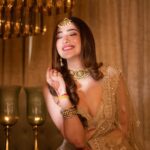 Raai Laxmi Instagram - Hella heart eyes for u 🫶 Hair makeup: @bridalmakeupartist_jyotikaria @hairbypadma Outfit jewels: @kalighataindia @prratnajewellers Photgrapher, stylist @deepak_das_photography @mallaikaa07 #styledbymallaikaa