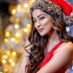 Raai Laxmi Instagram - What’s in there !!!😍My gift for Christmas 🎁💝🎅🎄HO HO HO … MERRY CHRISTMAS EVERYONE 🔔🎄🎅