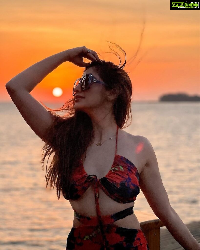 Raai Laxmi Instagram - Don't forget - beautiful sunsets need cloudy skies.🌅🧡