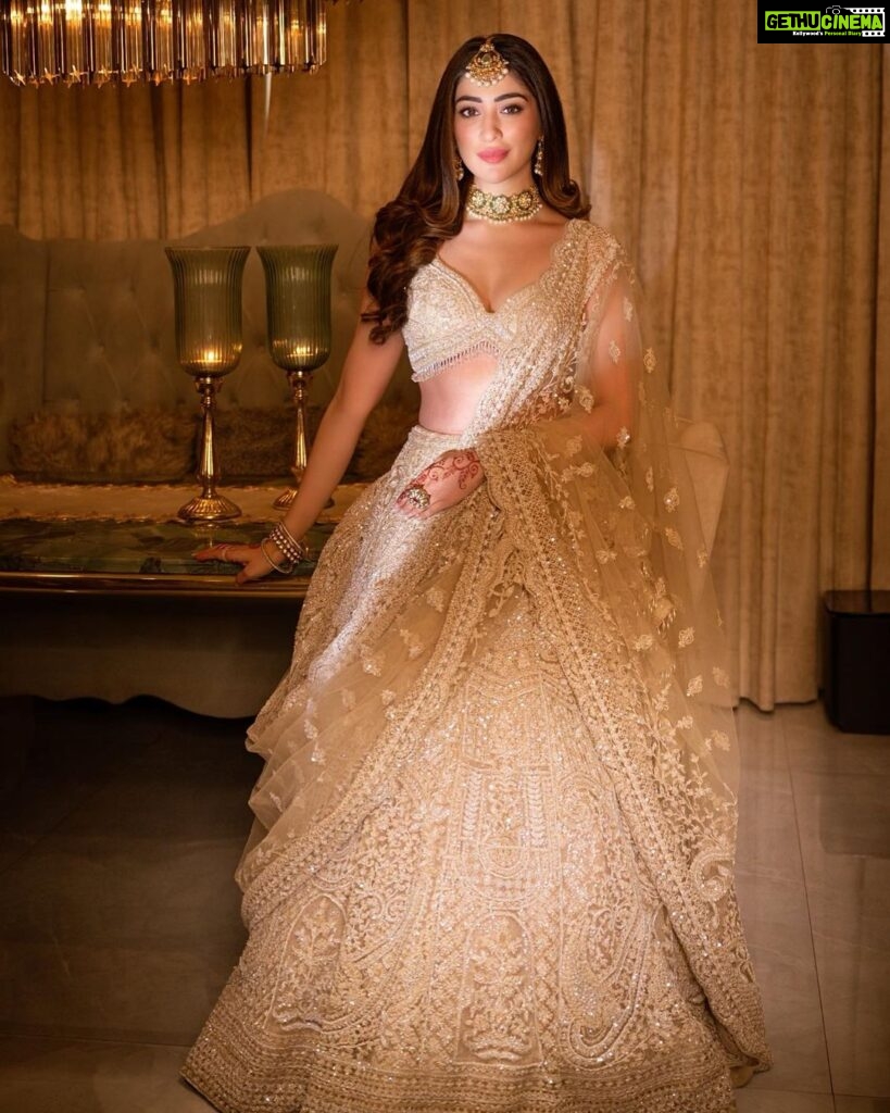 Raai Laxmi Instagram - There’s Beauty in simplicity ✨ Shot by: @deepak_das_photography @kakali_das_photography #StyledByMallaikaa @mallaikaa07 wearing @kalighataindia @prratnajewellers Makeup: @bridalmakeupartist_jyotikaria Hair: @hairbypadma #Indianweddings #IndianOutfit #Potd #bestieswedding #asheshfoundsona