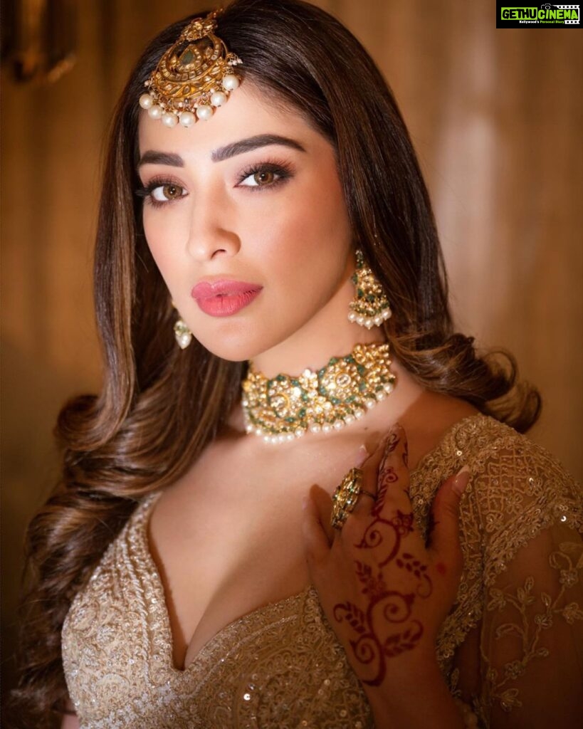 Raai Laxmi Instagram - There’s Beauty in simplicity ✨ Shot by: @deepak_das_photography @kakali_das_photography #StyledByMallaikaa @mallaikaa07 wearing @kalighataindia @prratnajewellers Makeup: @bridalmakeupartist_jyotikaria Hair: @hairbypadma #Indianweddings #IndianOutfit #Potd #bestieswedding #asheshfoundsona