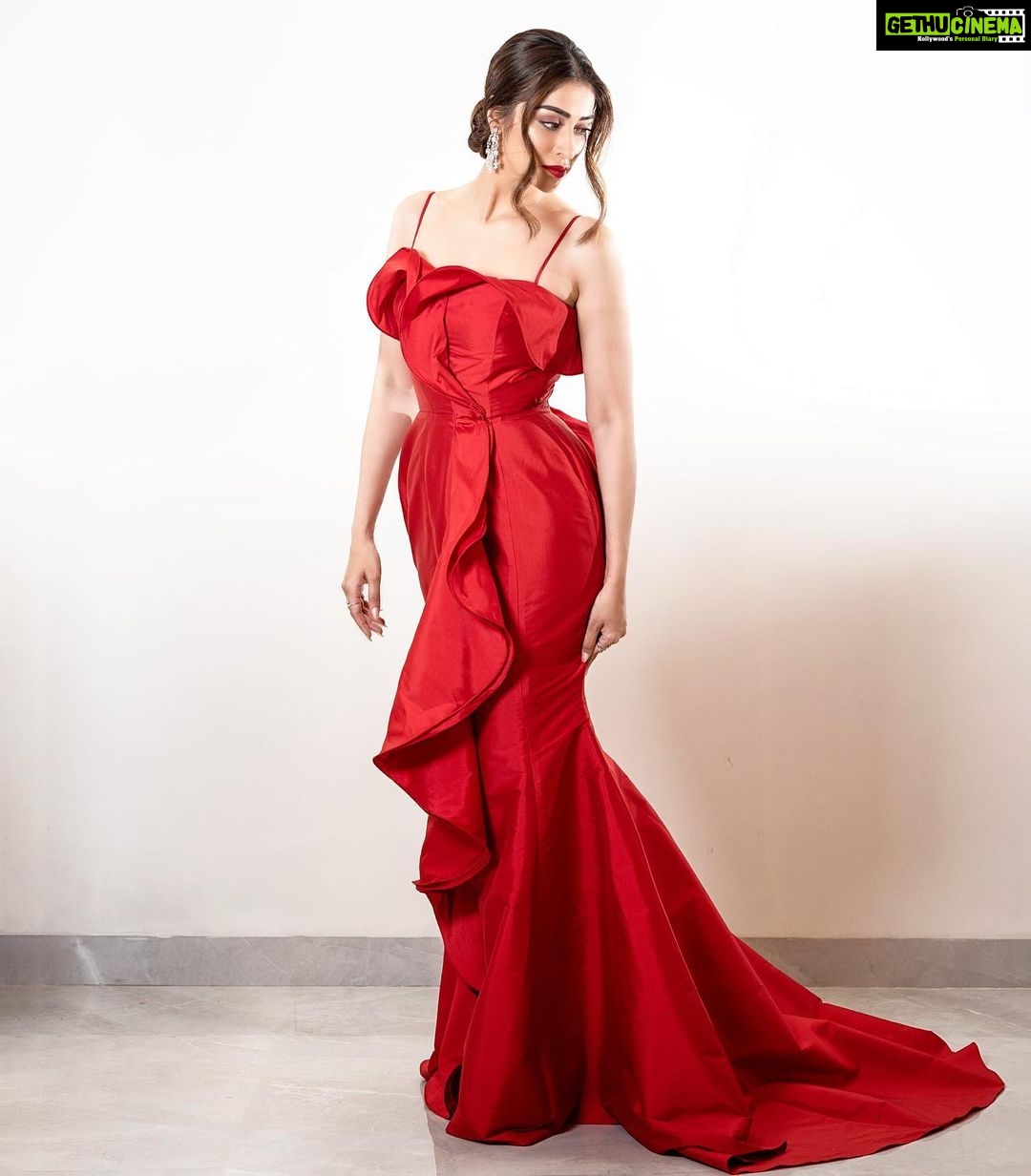 Raai Laxmi Instagram - 🌹Glitz & Glam Night 🌹#FilmFare #FilmFareAwards2023 #LadyinRed Outfit: @theohailakhanofficial Earrings: @hybajewels Rings: @vivinia_designer_jewelery x @offbeatmediain Styled by: @trishadjani 📸: @propixer