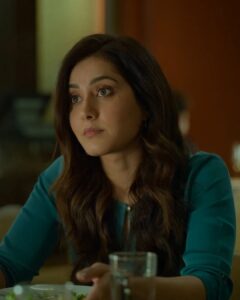 Raashi Khanna Instagram - nothing just obsessing over her genius and gorgeousness at the same time🌻✨

#FarziOnPrime, watch now!