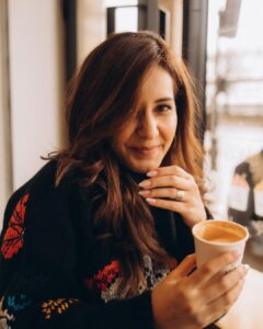 Raashi Khanna Instagram - Fresh and chilly Paris morning ☕️