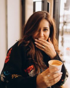 Raashi Khanna Instagram - Fresh and chilly Paris morning ☕️