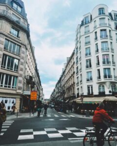 Raashi Khanna Instagram - State of mind : clouded with ♥️
#paris
