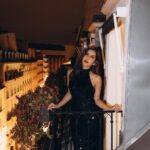 Raashi Khanna Instagram - An open window in Paris is all the world I need..! 🖤 #pfw Styled by @shaleenanathani Co-styled by @siangabari In @silviaastore_studio 👠 @bettinavermillon 💎 @tatianaverstraeten_jewelry
